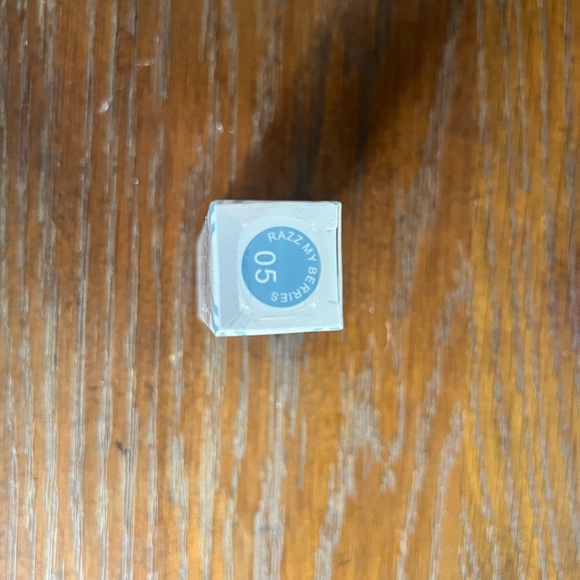 Prime Prometics Primelip-Razz My Beeries- Balm in Blue Packaging - Picture 4 of 5